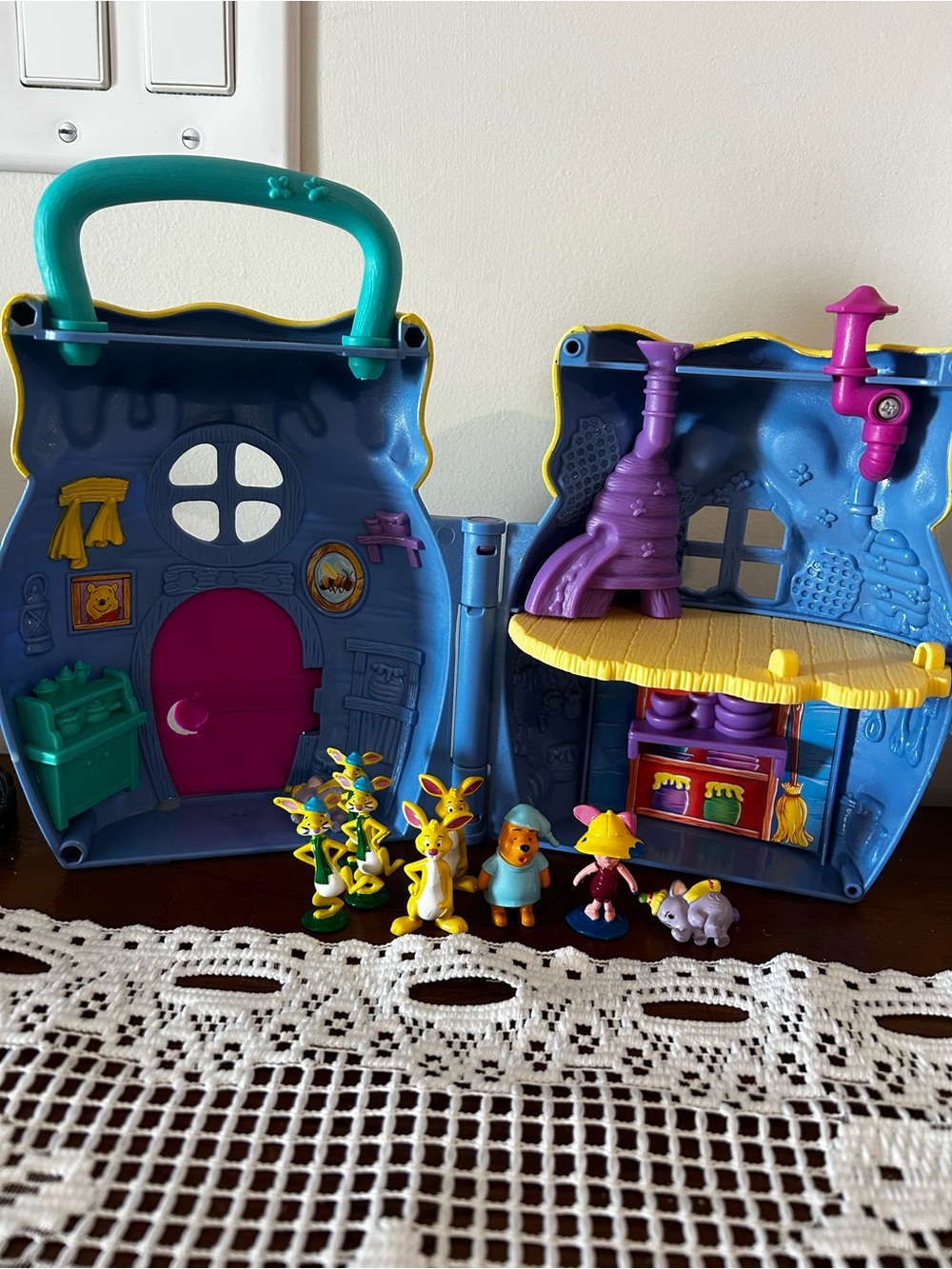 Vintage Mattel 90s Winnie the Pooh Playhouse with Figurines